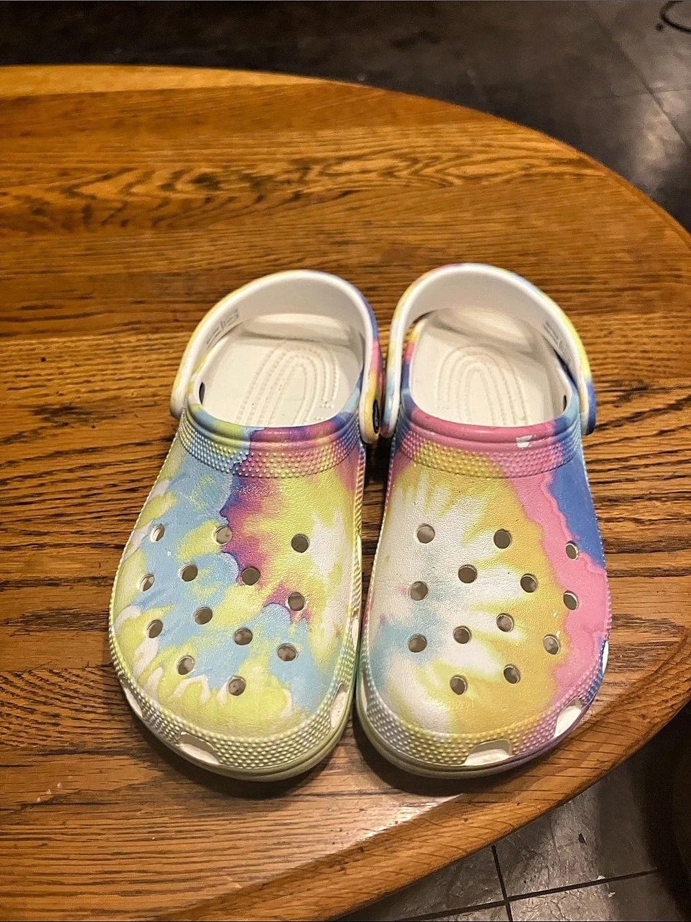 Crocs Classic Tie-Dye Graphic Clog in Yellow & Pink